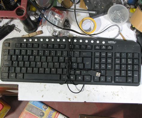 Restoring a Old Broken Keyboard(How to Restore Old Electronics DIY ...