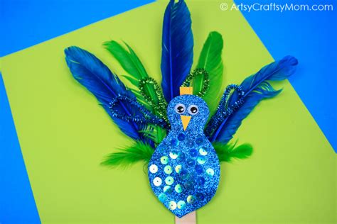 Pipecleaner Feather Peacock Craft - Artsy Craftsy Mom