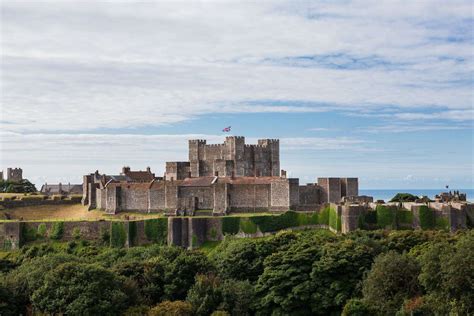 Rare Greater Horseshoe bat roosting at Dover Castle is first such ...