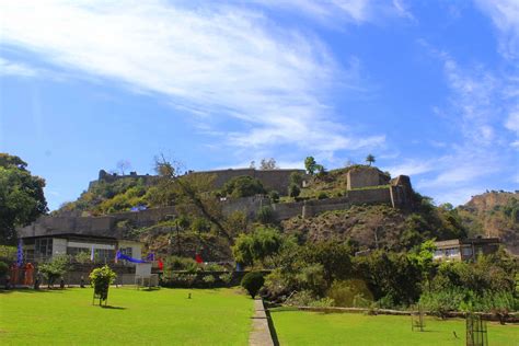 Travel guide to the largest fort in Himalayas : Kangra Fort in Himachal ...