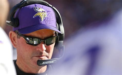 Mike Zimmer's sideline eye patch is a throwback power move for the ages ...