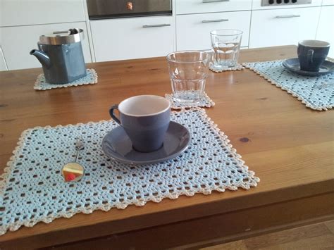 Roving Around Crafts: matched crocheted table sets, coasters & table cloth