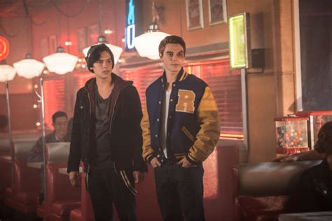 Riverdale Season 1 Episode 2 Review: Chapter Two: A Touch of Evil - TV Fanatic