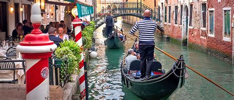 Romantic Venice | A Gondola Ride - Real Travel Experts