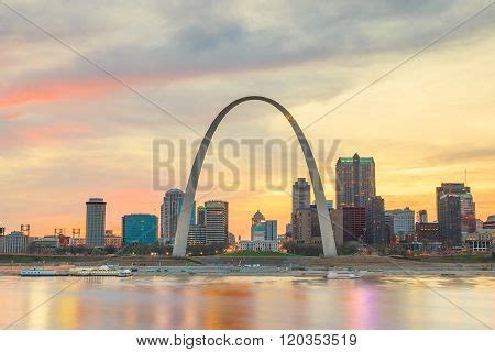 St. Louis Downtown Image & Photo (Free Trial) | Bigstock