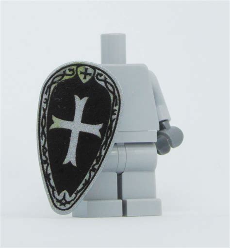 Templar shield 4 - Friendbricks.com