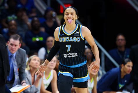 Chicago Sky Send Intense Warning To WNBA About Chennedy Carter - Athlon ...