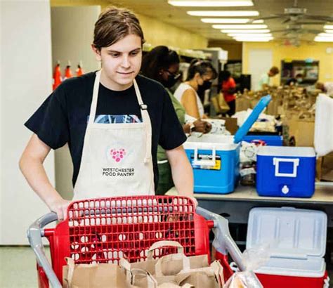 Volunteer • Westchester Food Pantry