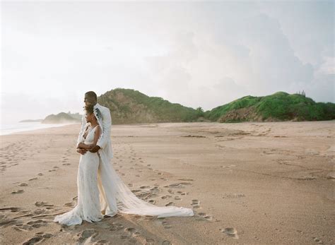 Cute Beach Wedding Photo Ideas