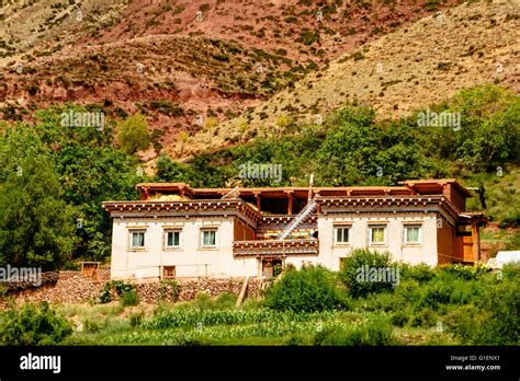 Tibet, China - The view of a traditional Tibetan house Stock Photo - Alamy