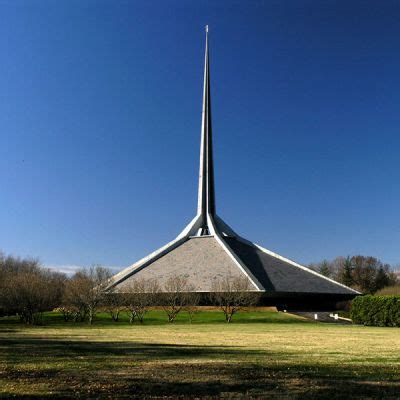 Eero Saarinen - Famous Architects