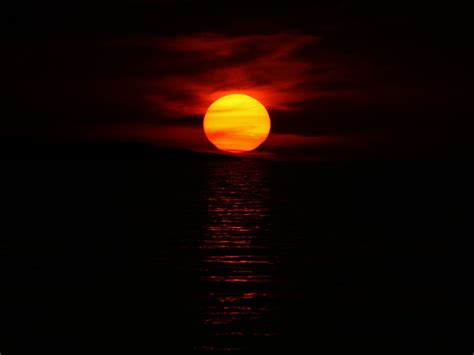 Download wallpaper 1152x864 sea, sun, sunset, dark standard 4:3 hd ...