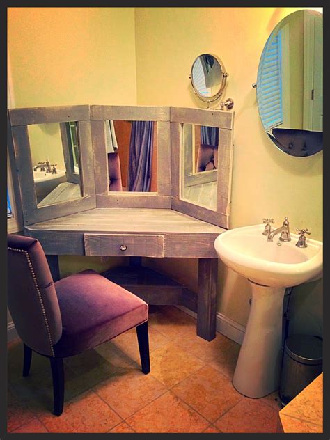 As 25 melhores ideias de Corner vanity table no Pinterest | Sala glam