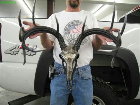 Metal and rebar deer skull with drop tines | Welding projects, Welding art, Welding art projects