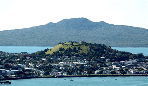 Explore Auckland Volcanic Field - Guided Kayaking Tours | Auckland Sea Kayaks