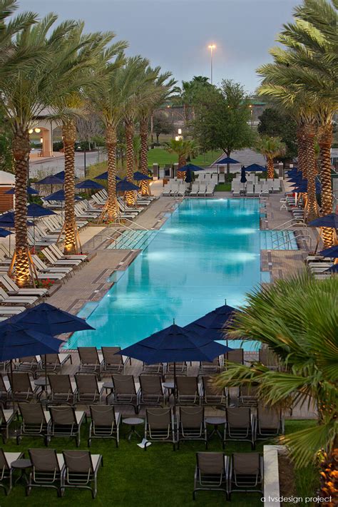 GAYLORD PALMS RESORT COURT AND RESTAURANT EXPANSION — BLUR Workshop