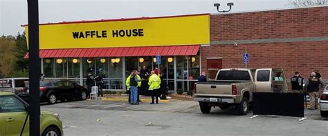 Gunman on the run after killing 4 people at Waffle House near Nashville ...