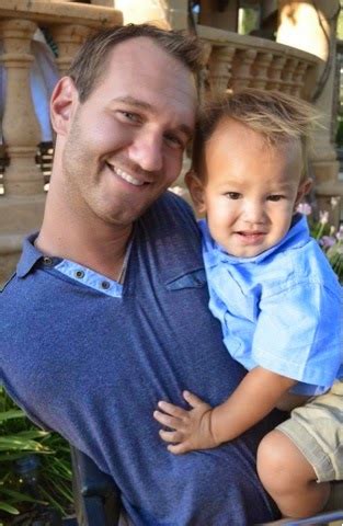 Man Born Without Limbs Nick Vujicic Shares Photos Of His Wife And Son ...