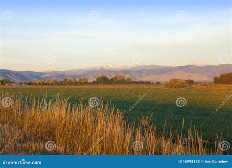 Early Morning Mountain View Stock Image - Image of hazy, spacious: 16998133