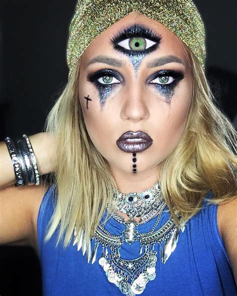 15 Stunning Fortune Teller Makeup Looks That You Can Totally Pull Off | Halloween makeup pretty ...