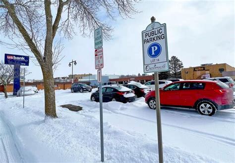 City to purchase US Bank parking lot, expand public parking