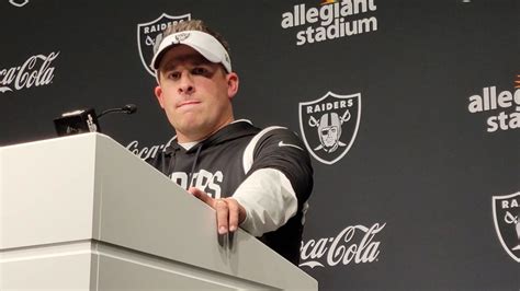 Josh McDaniels reacts to Las Vegas Raiders' vs. Arizona Cardinals ...