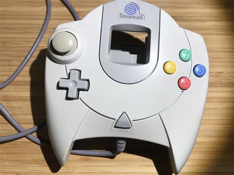 Dreamcast controller: disassembly and cleaning - Dreamcast.nu