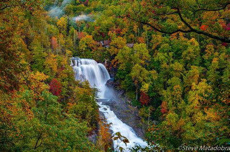 11 Top Autumn Waterfalls to Visit in the Blue Ridge Mountains