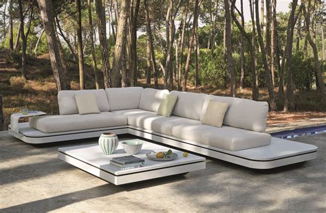 Garden sofa in 2020 | Modular sofa, Luxury outdoor furniture, Outdoor ...