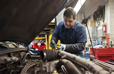 5 Most Important Auto Mechanic Skills | BestColleges