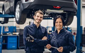 Top 10 Best Auto Mechanic Schools 2024 - College US