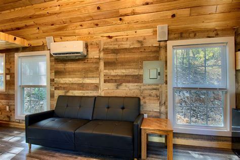 Cabin | Murfreesboro, Arkansas | Glamping Hub