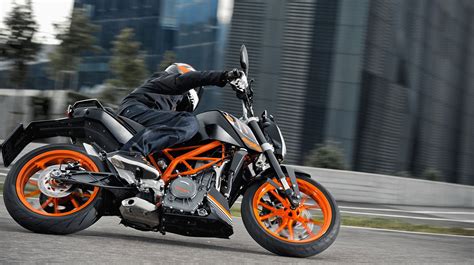 2016 KTM 390 Duke Review