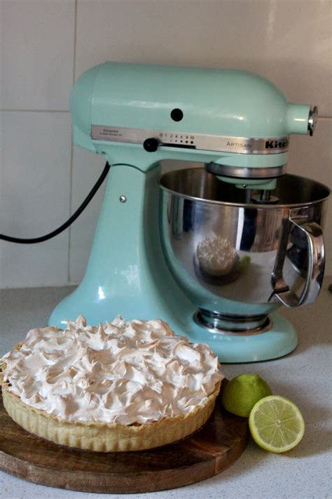 Lime Meringue Pie – Bakerholics Anonymous