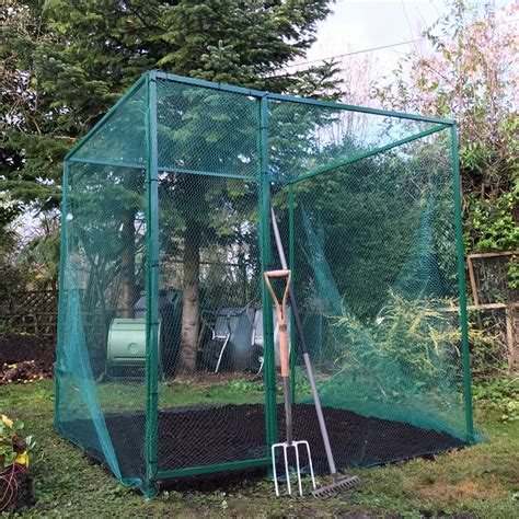 Walk In Heavy Duty Crop Cage & Plant Protection Grow House - 4x2x2m H | Thompson & Morgan