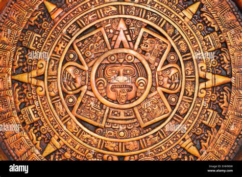 Aztec ritual calendar hi-res stock photography and images - Alamy