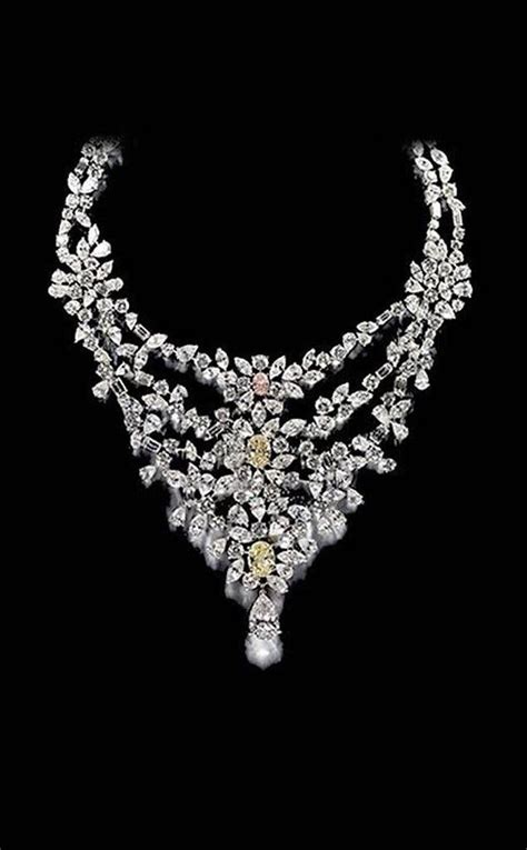 This stunning necklace once belonged to Marie Antoinette, the last ...