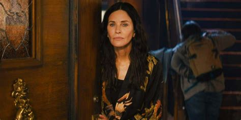 Shining Vale Season 2: Courteney Cox Horror Show Gets New Images, Plot Details, & Release Date