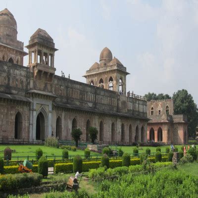 Mandu : History, Sightseeing, How To Reach & Best Time To Visit | Adotrip