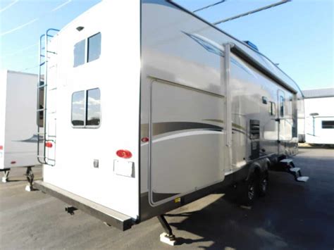 Fifth Wheels For Sale Chicago | 5th Wheel Towable Trailers | Rick's RV