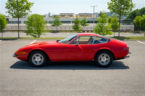 Ferrari 365 GTB/4 — BOND GROUP