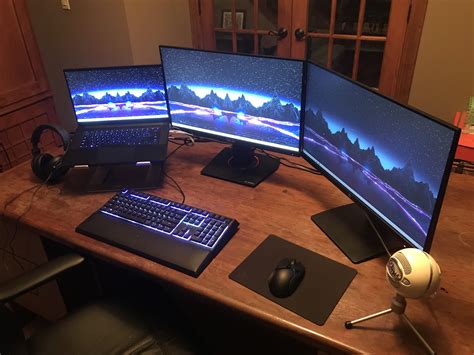 My Razer Blade 15 gaming/computer science setup! : r/battlestations