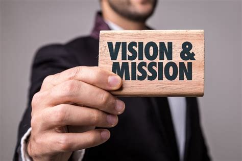 Mission Statement vs Vision Statement: Key Differences, Examples, and Analysis - Tomislav Horvat