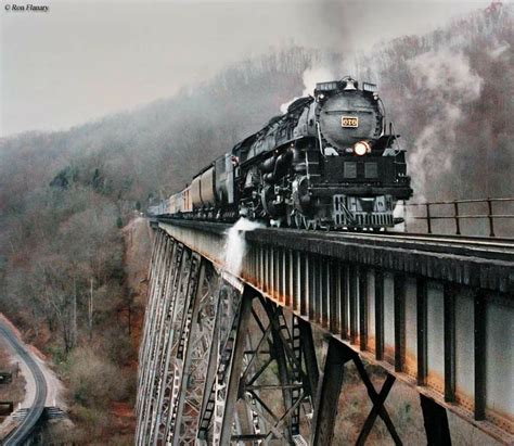 UP 3985 Challenger masked as Clinchfield 676 for the Santa train in the early 90s. | Railroad ...