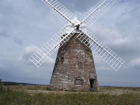 Halnaker Windmill © Ian Cunliffe :: Geograph Britain and Ireland