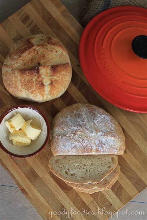 GoodyFoodies: Recipe: Le Creuset Dutch Oven Bread