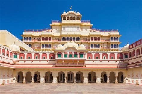 City palace Jaipur - A Beautiful & Historical palace in Jaipur