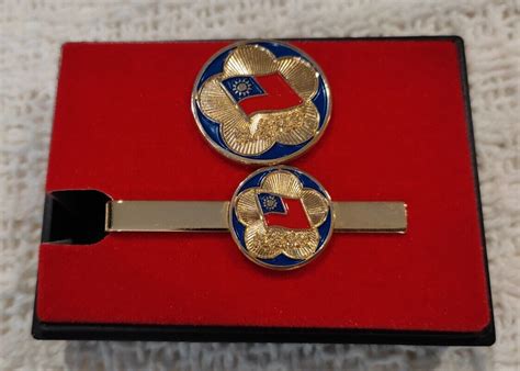 WW2 Chinese Taiwan Kuomintang Blue Sky White Sun KMT Medal Pin & Tie Clip Gold | eBay