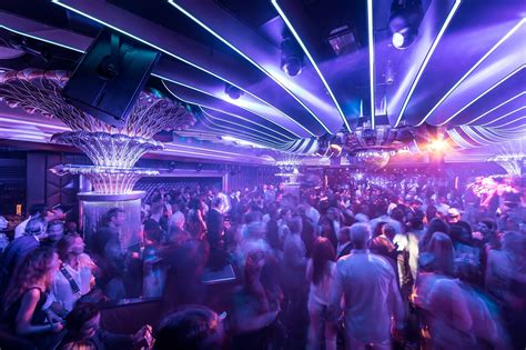 9 Best Bars, Live Music, and Nightclubs in St Tropez - Where to Party at Night in St Tropez ...