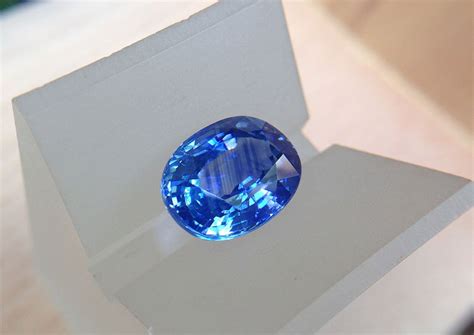 7.93 carats Natural Blue Sapphire from Sri Lanka - Thai Native Gems ...